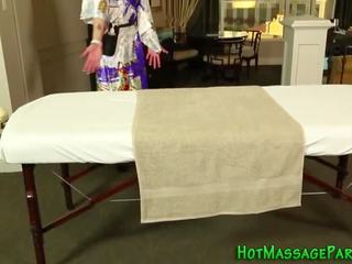 Началник азиатки масажистка гадно