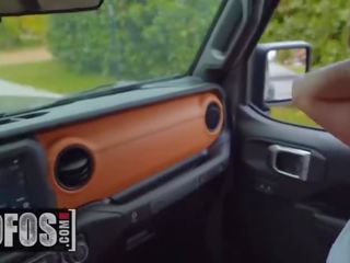 Mofos - captivating hitchhiker sydney rapsi deepthroats hänen ratsastaa