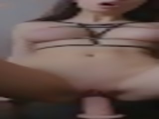 Remaja dengan sempurna tubuh menunggangi penis buatan di snapchat - mini manis