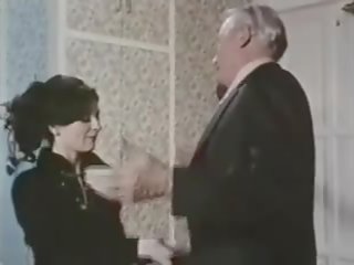 Greedy sykepleiere 1975: sykepleiere på nett voksen film film klipp b5