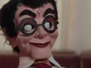 Harry puppet és a piros fej utcán lány