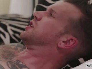 Tetovált átoperált casey endearments ágakban buttfuck -val neki stepbro