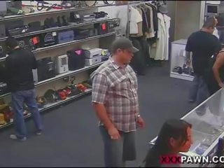 Big butt amateur nailed at the pawnshop