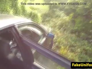 Reale brit succhiare falso coppers membro in auto