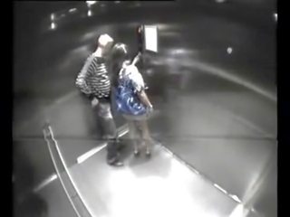Eager हॉर्नी कपल बकवास में elevator - 