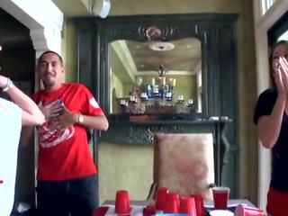 Skutočný dospelé klip video párty -titillating futbal fanúšikovia